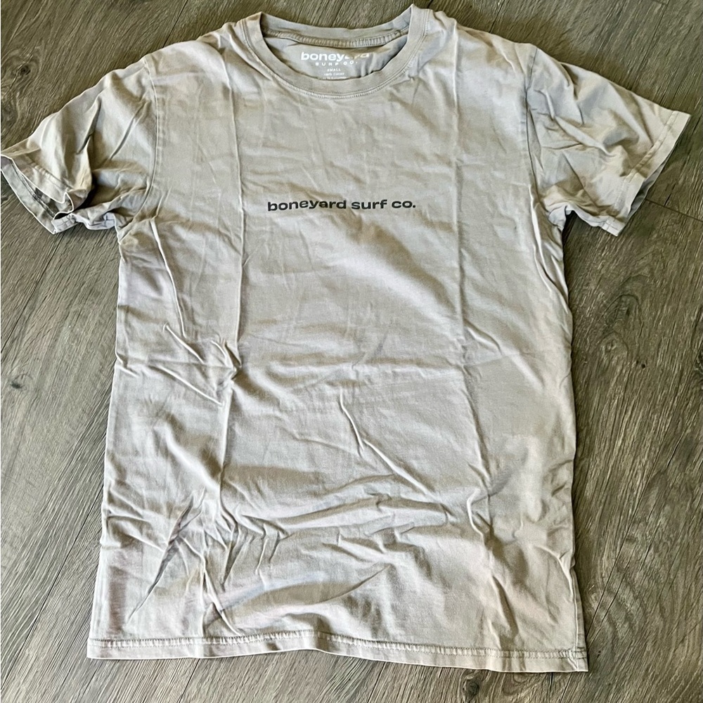 Boneyard Surf Co. Martha’s Vineyard T-Shirt Size Small
Unisex men’s women’s tee‌ - Picture 2 of 4